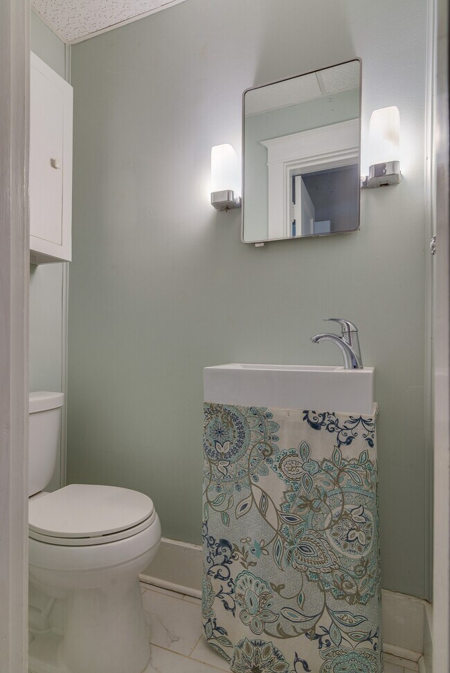 Building Photo - 946 Caldwell Ln