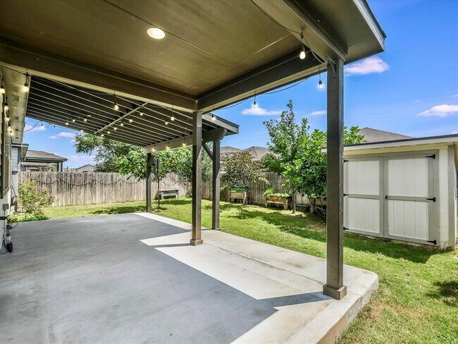 Building Photo - 128 Flexus Ln