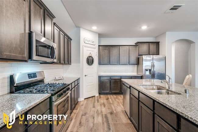 Building Photo - Exceptional 1-Story Home in a Peaceful Com...