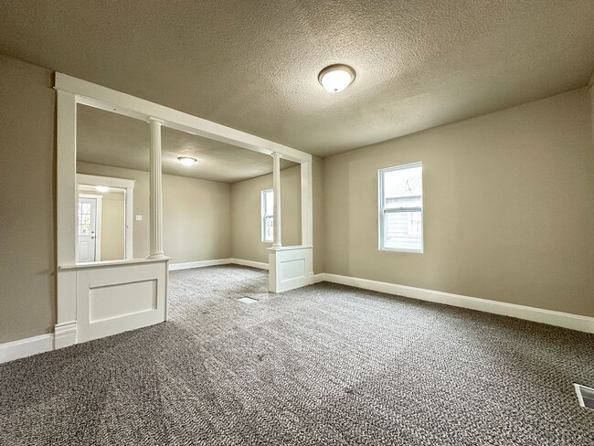 Building Photo - 2 Bedroom Fully Remodeled Home Ogden Iowa