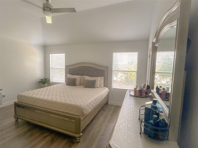 Building Photo - 18323 River Sage Dr