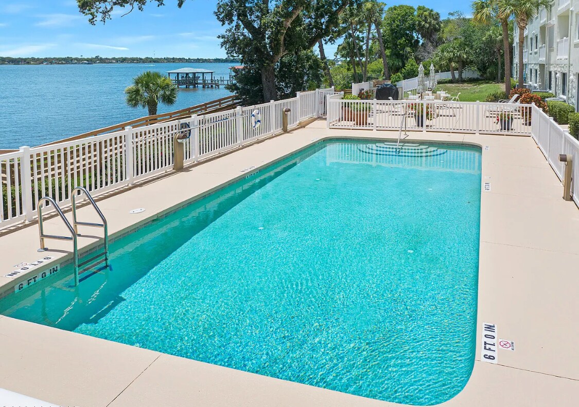 Building Photo - 711 N Halifax Ave