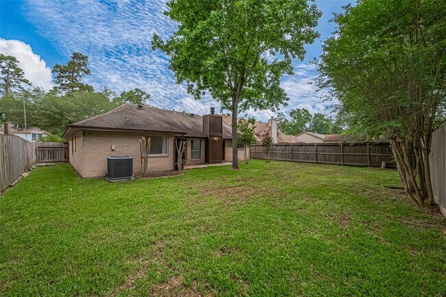 Building Photo - 2502 Knollbrook Ln