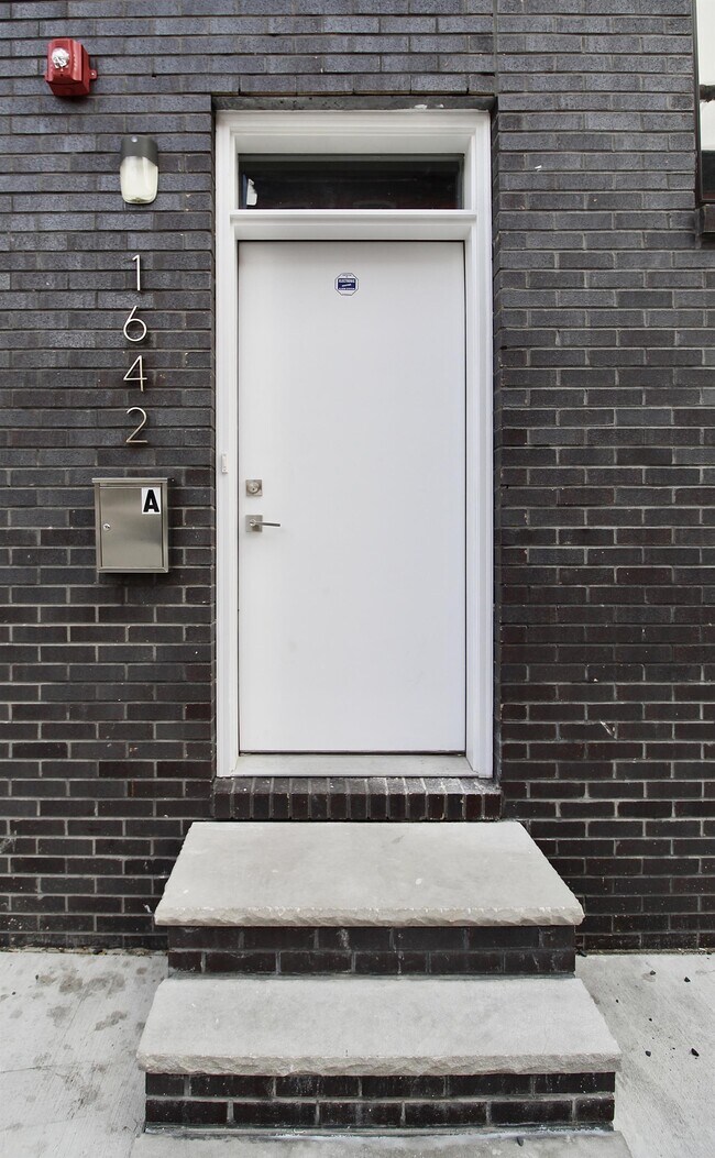 Building Photo - 1642 Cambridge St