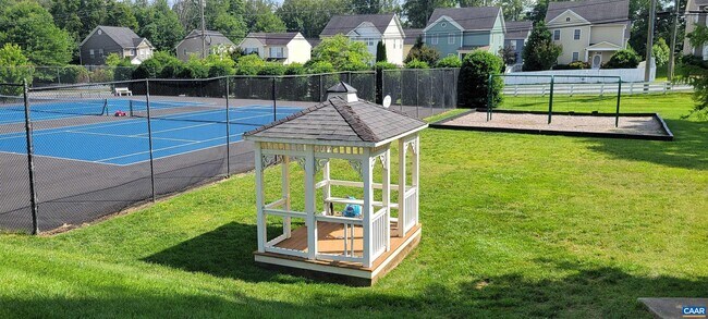 Building Photo - 1356 Villa Way