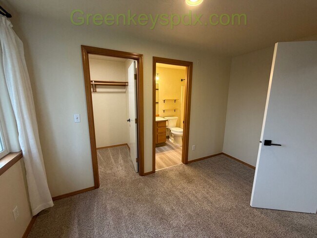 Building Photo - Charming 3-Bedroom/2.5-Bathroom House in the Cathedral Park Neighborhood of St. Johns