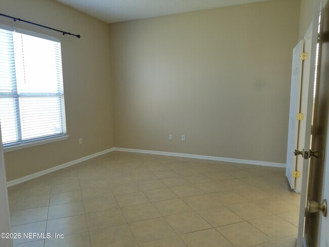 Building Photo - 1763 Hawkins Cove Dr E