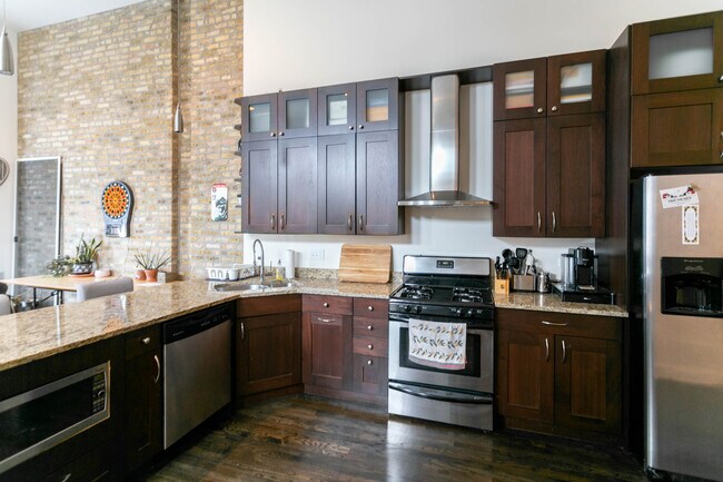 Building Photo - 1359 N Noble St