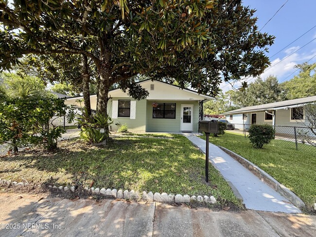 Primary Photo - 2271 W 10th St