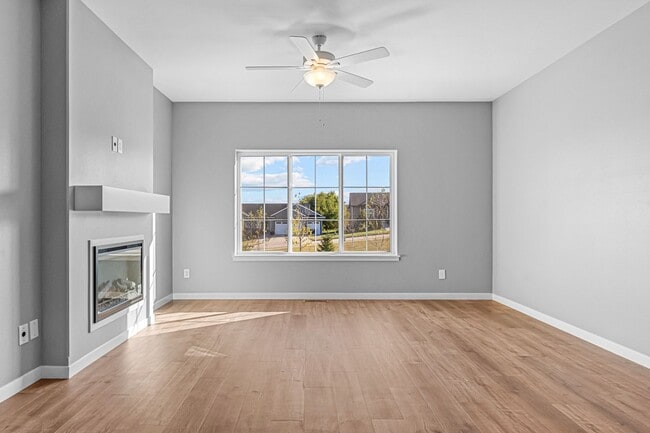 Building Photo - New build 4 bed 4 bath Condo