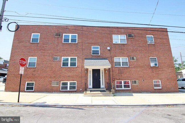 Building Photo - 304 Sixth St