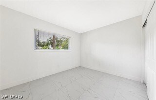 Building Photo - 1018 Manatee Rd