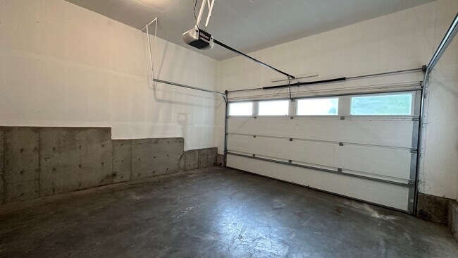 Building Photo - Exquisite 3 Bedroom, 3 Bath Home for Rent ...