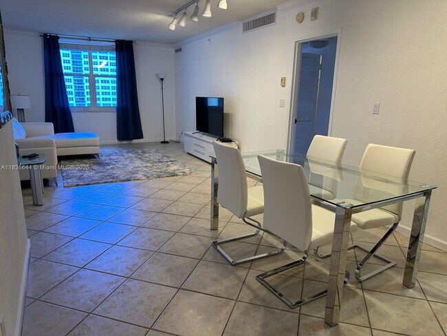 Building Photo - 2501 S Ocean Dr