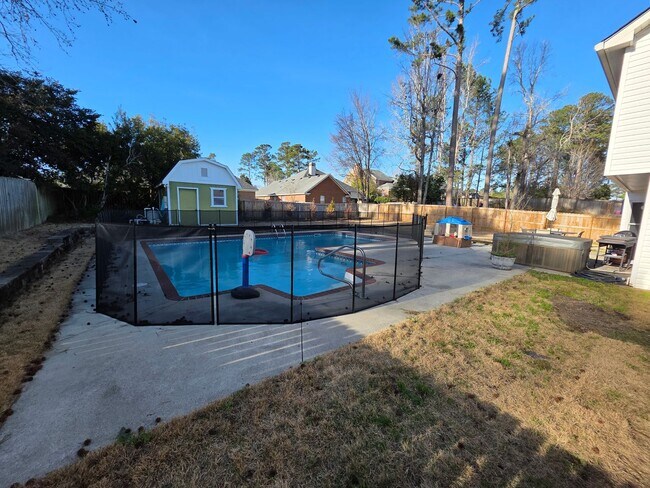 Building Photo - 1318 Maple Leaf Ct