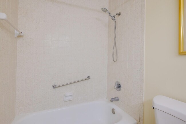 Building Photo - 459 Franconia Cir