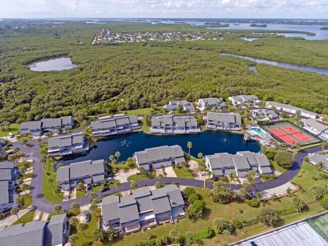 Building Photo - 4949 N Hwy A1A