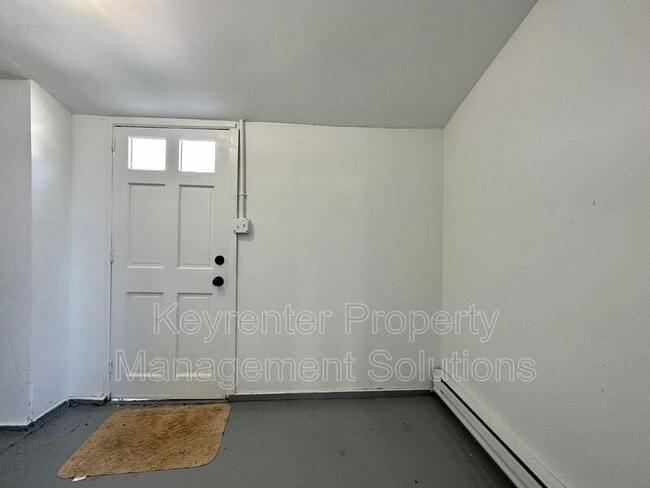 Building Photo - 304 Straith St