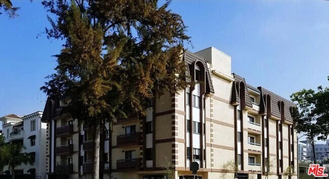 Building Photo - 100 Clark Dr