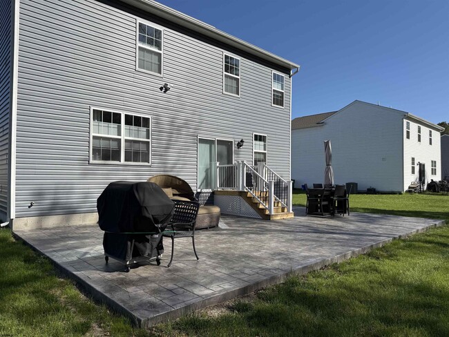 Building Photo - 3007 Cottonwood Ave