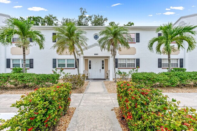 Building Photo - 1514 Edgewater Cir