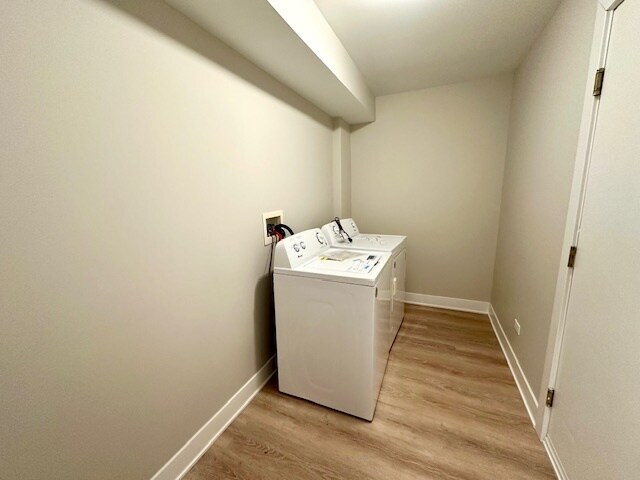 Building Photo - 1711 Whispering Oaks Dr