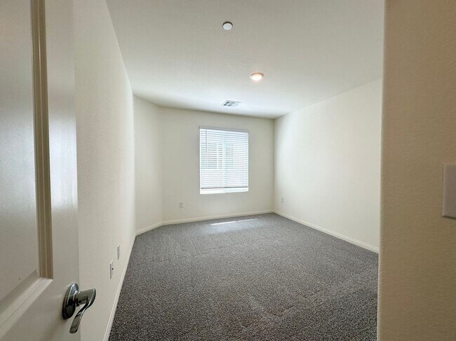 Building Photo - 4559 Merlot Hls Ave