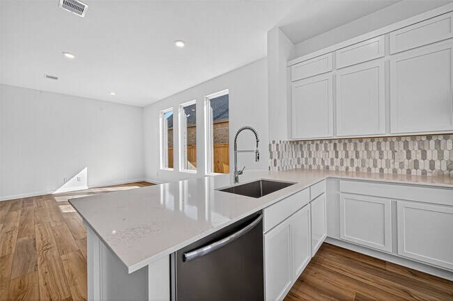 Building Photo - 11119 Poplar Tree Dr