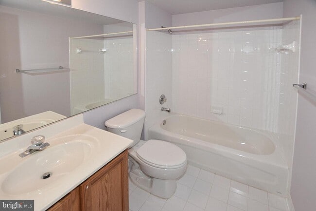 Building Photo - 43088 Shadow Terrace