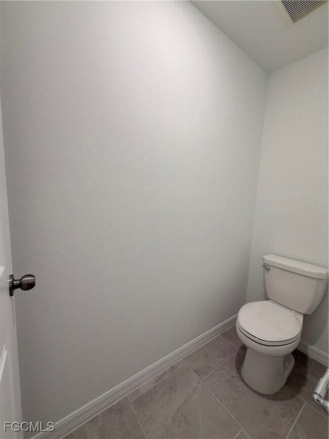 Building Photo - 3850 Treasure Oak Wy