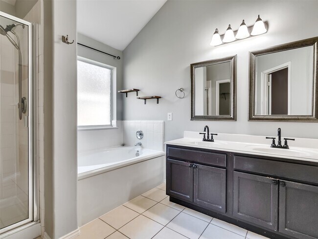 Building Photo - 3417 Cypress Village Dr