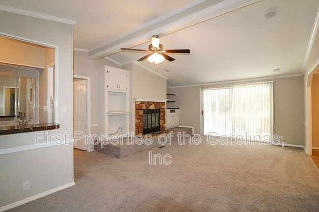 Building Photo - 1148 Southwood Dr