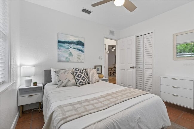 Building Photo - 5617 19th Ave S