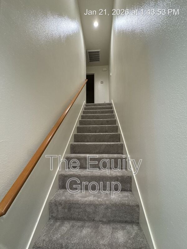 Building Photo - 414 S Summit St