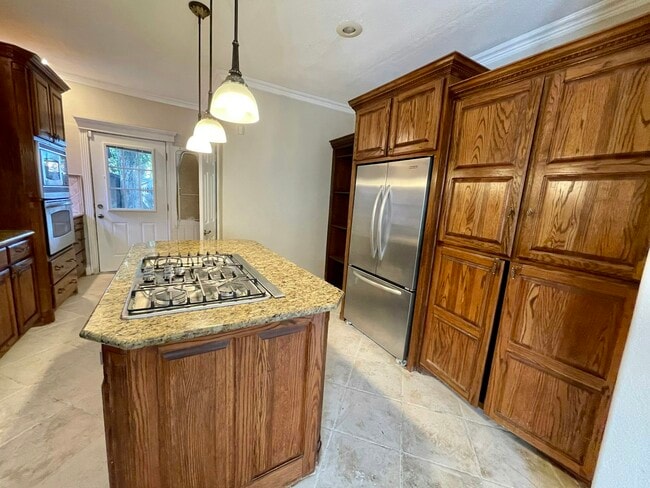 Building Photo - 5118 Stoneleigh Ave