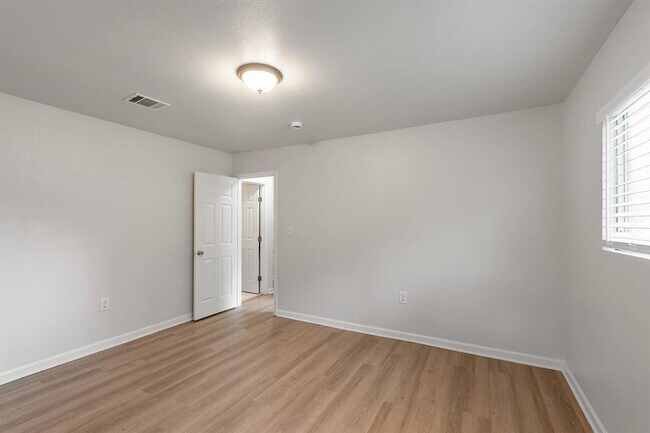 Building Photo - 8408 Staunton Dr
