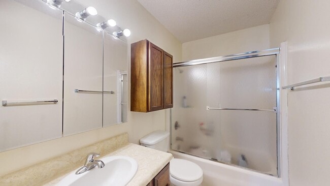 Building Photo - Quiet Area - Great Place to Call "Home"