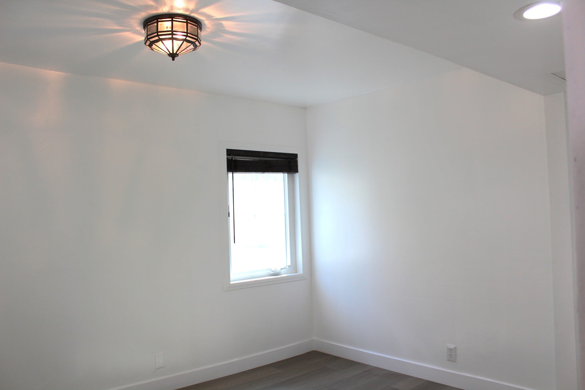 Building Photo - 1037 Pleasantview Ave