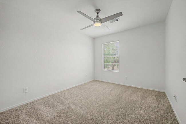 Building Photo - 42323 N 46th Dr