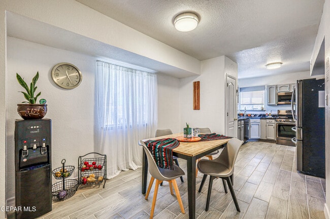 Building Photo - 7333 Golden Hawk Dr
