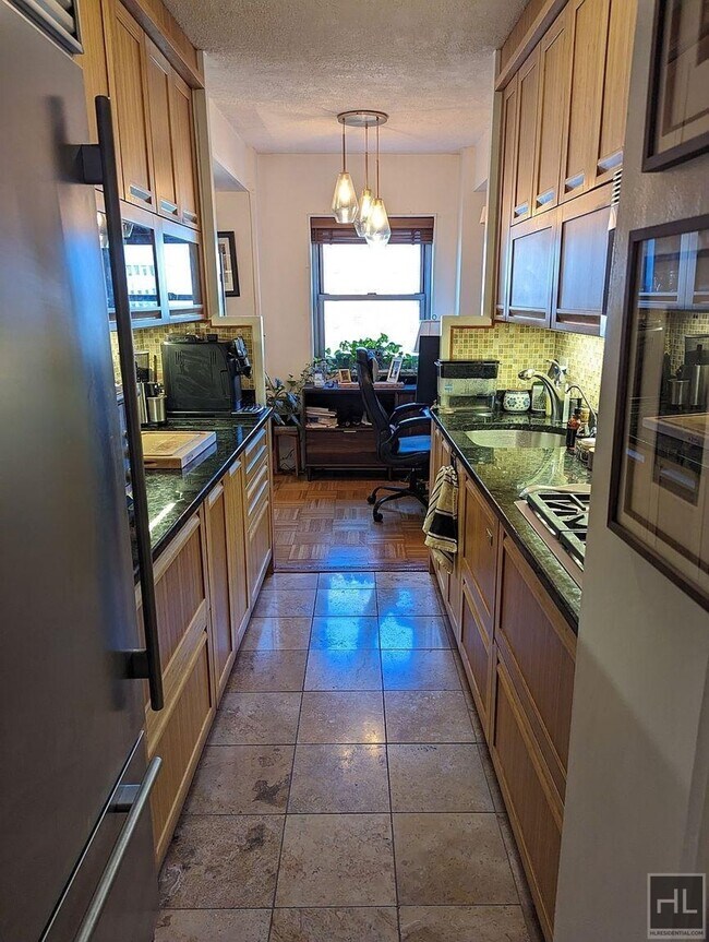 Building Photo - JAY ST