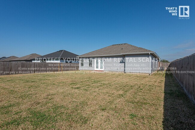 Building Photo - 211 Grove Ln