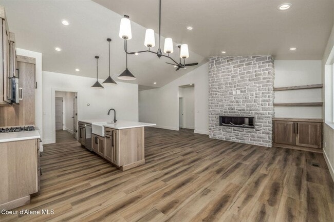 Building Photo - New Home in Thayer Farms North!