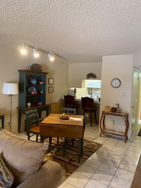 Building Photo - 7430 E Chaparral Rd