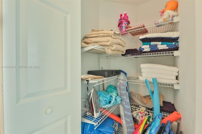 Building Photo - 1755 E Hallandale Beach Blvd