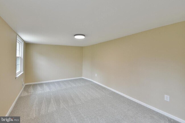 Building Photo - 6166 Mechanicsville Rd