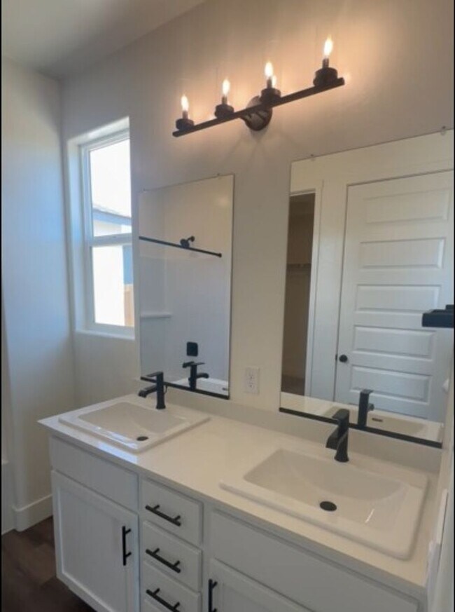 Building Photo - BRAND NEW 4 Bed / 3 Bath Smart Home – Solar + EV Ready!