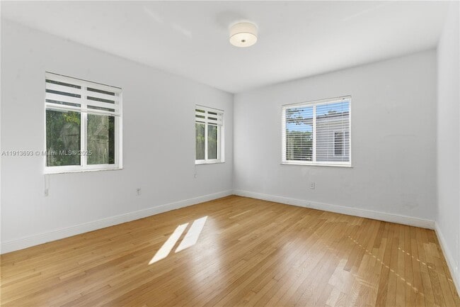 Building Photo - 1244 SW 13th Ave