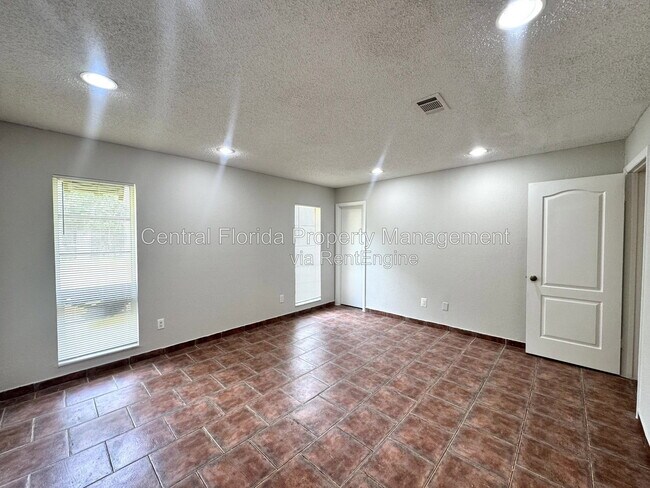 Building Photo - 659 Elderwood Ct