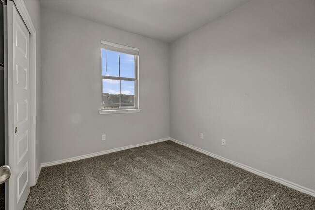 Building Photo - 2208 Pecan Island Dr